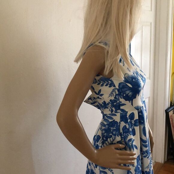 ASOS Blue and White Floral Mini Dress With Back Cutout Size 0 - Picture 3 of 6
